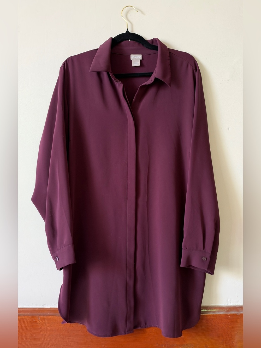Chico's Burgundy Long Sleeve Button Front Tunic Top Chico Size 3, about a 16/18
